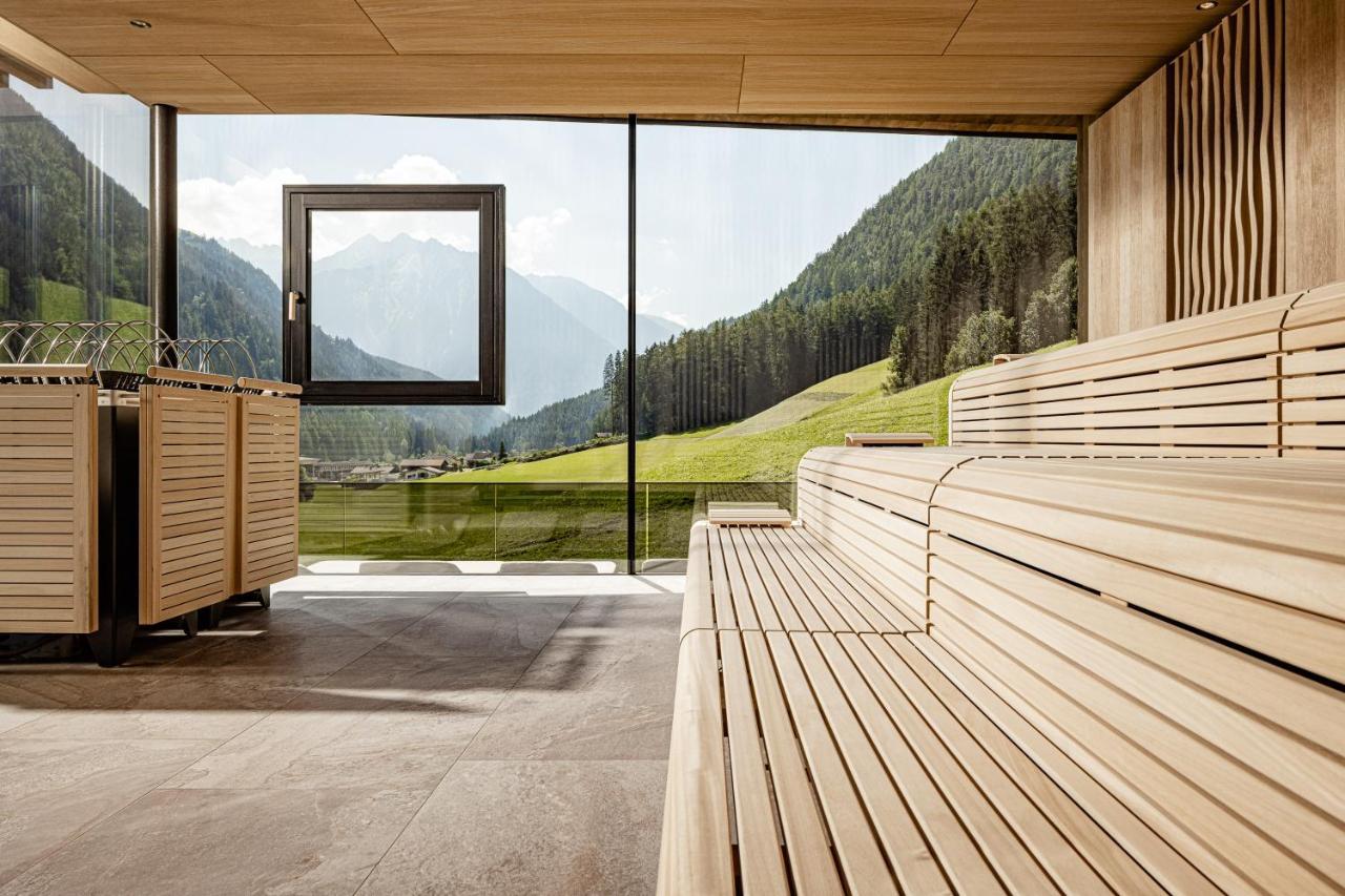 Alpine Luxury Spa Resort Schwarzenstein Lutago Exterior photo