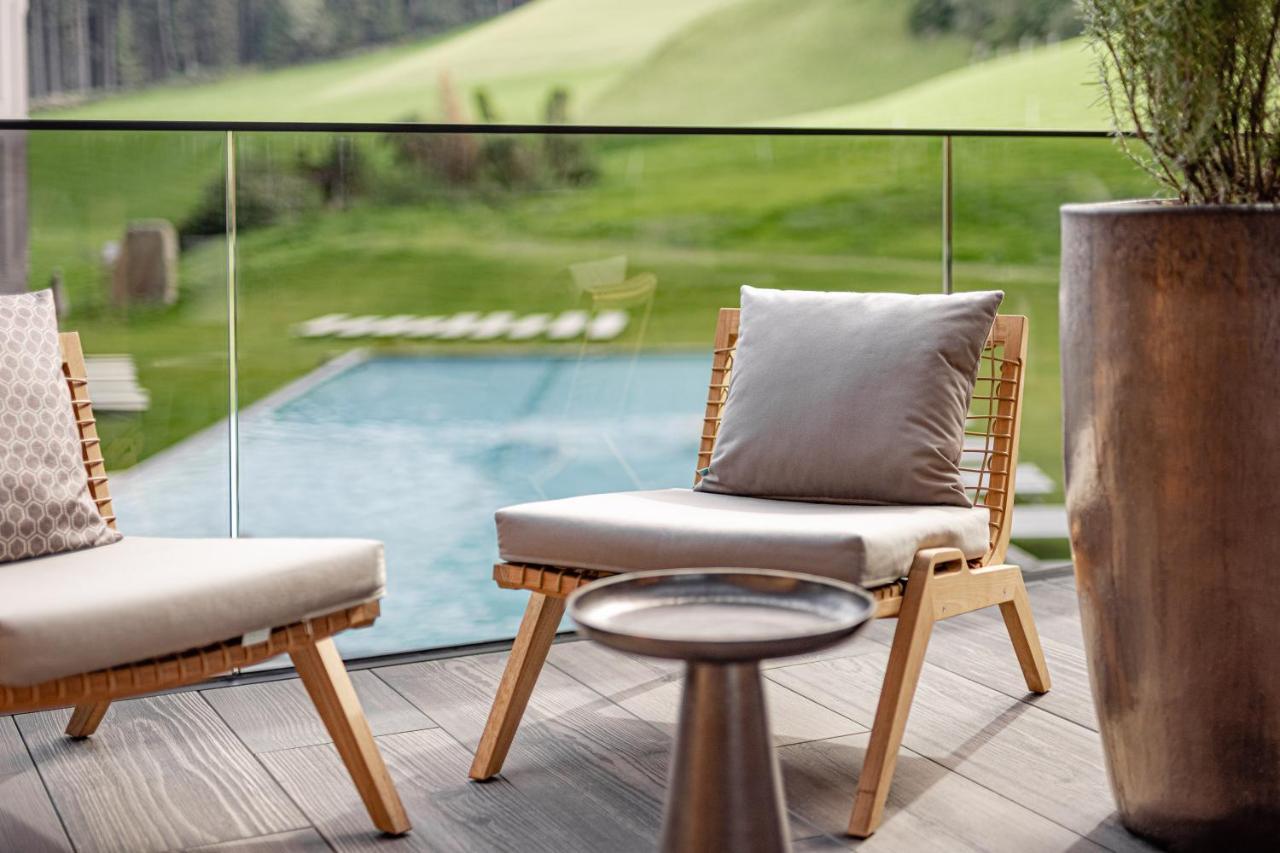 Alpine Luxury Spa Resort Schwarzenstein Lutago Exterior photo