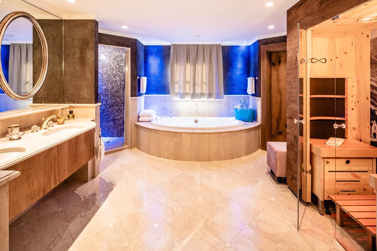 Alpine Luxury Spa Resort Schwarzenstein Lutago Exterior photo