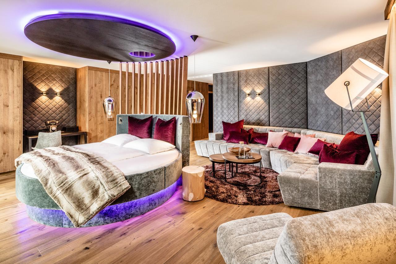 Alpine Luxury Spa Resort Schwarzenstein Lutago Exterior photo
