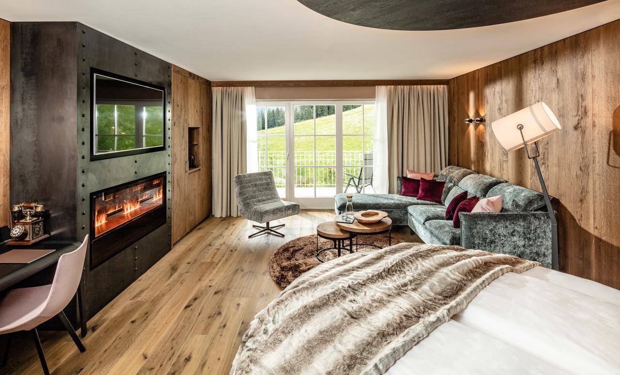 Alpine Luxury Spa Resort Schwarzenstein Lutago Exterior photo